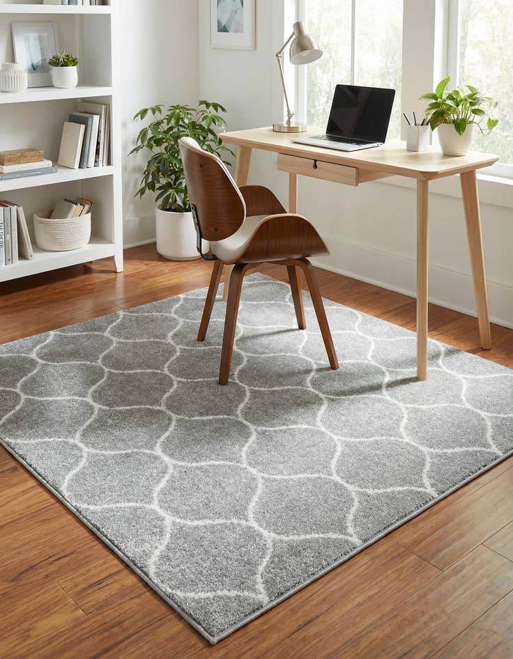 Detail image of  4' x 4' Lattice Frieze Square Rug