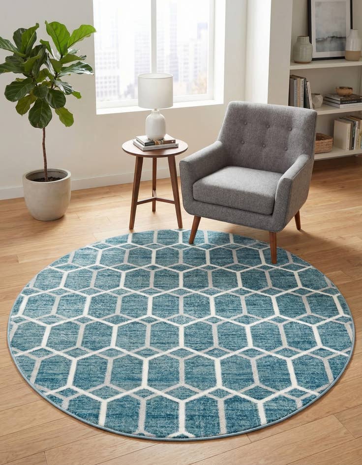 Detail image of 7' x 7' Lattice Trellis Round Rug