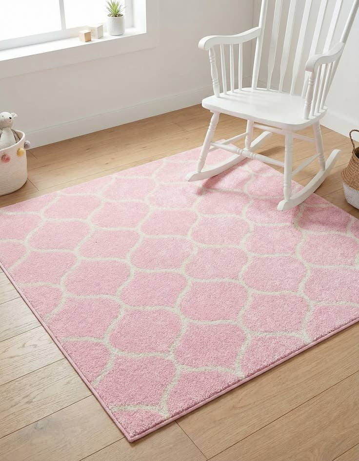 Detail image of 4' x 4' Lattice Frieze Square Rug