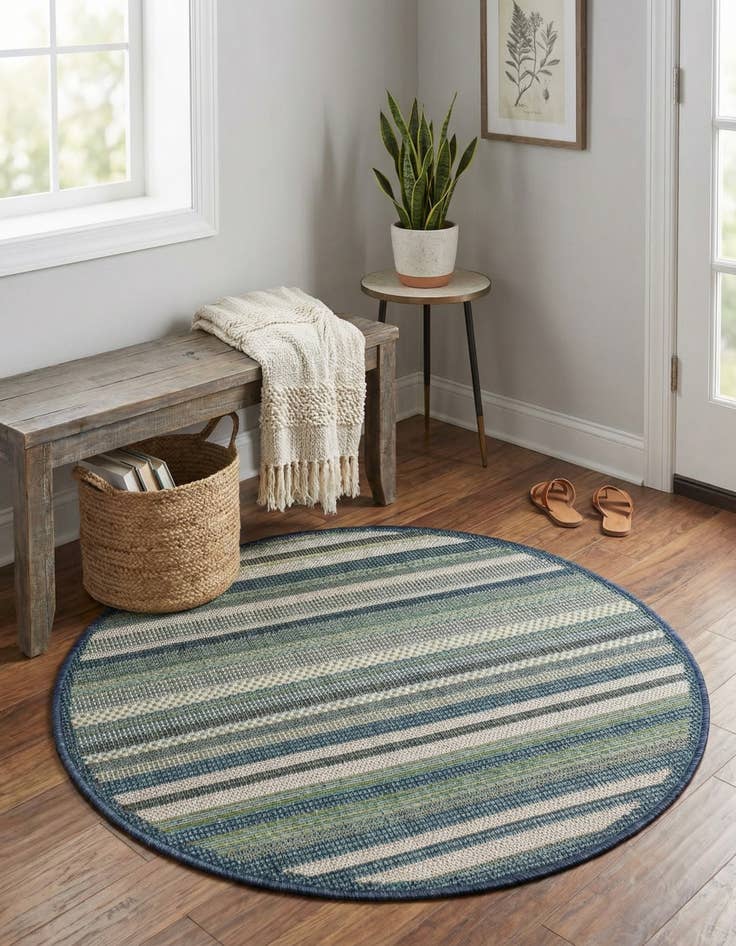Detail image of 3' 3 x 3' 3  Washable Baja Indoor / Outdoor Round Rug