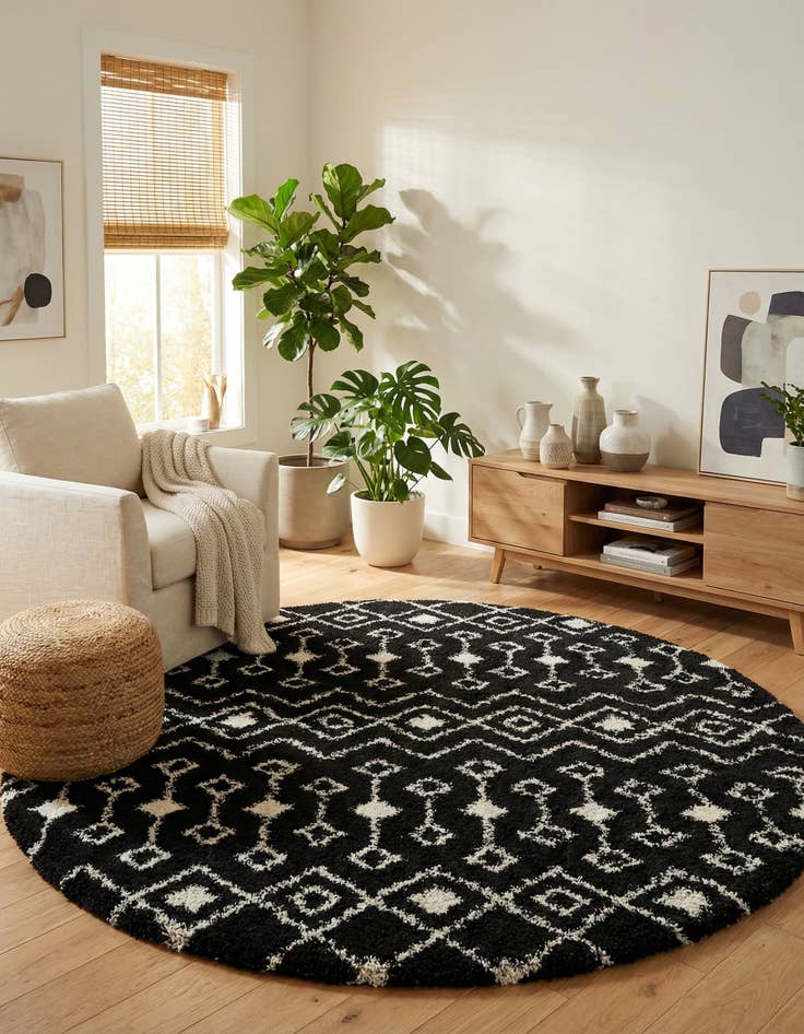 Detail image of 10' x 10' Moroccan Trellis Shag Round Rug