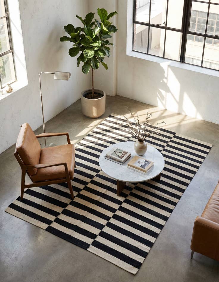 Detail image of 4' 2 x 5' 10 Hand Woven Kilim Modern Wool Rug