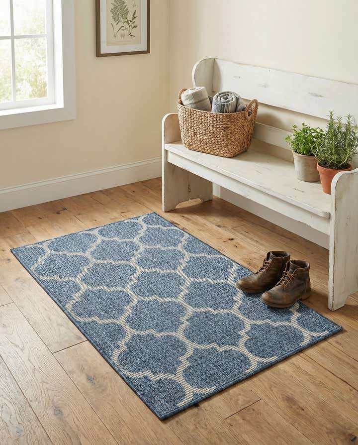 2' x 3' Easy-Clean Lattice Indoor / Outdoor Rug