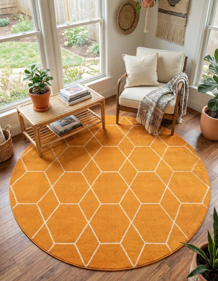 Detail image of 7' 10 x 7' 10 Lattice Frieze Round Rug