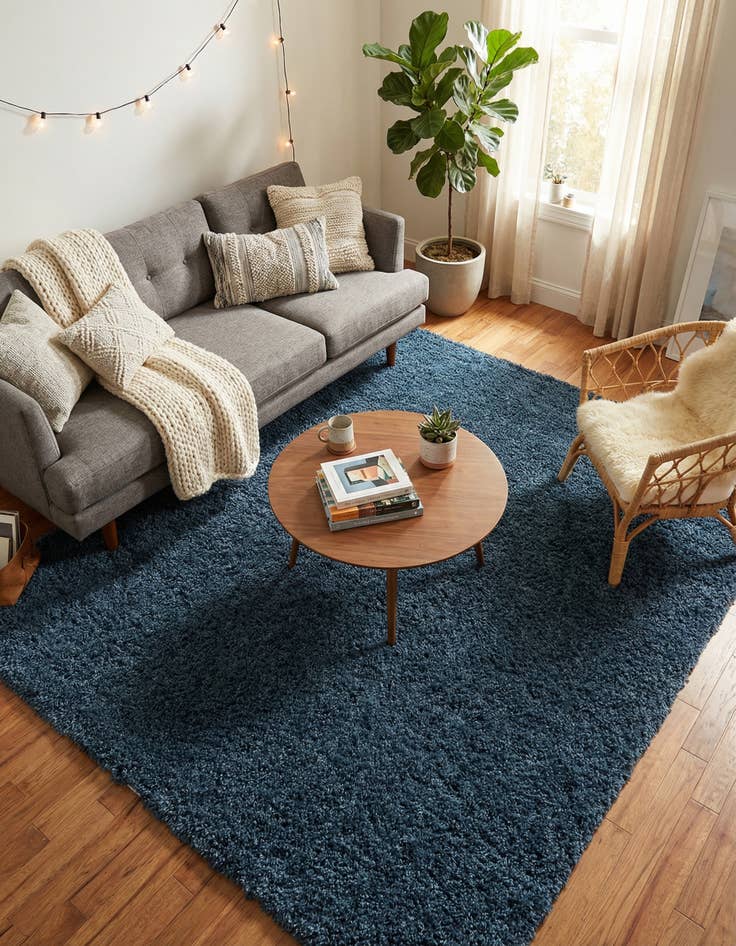 Detail image of 7' 6 x 7' 10 Zermatt Shag Square Rug