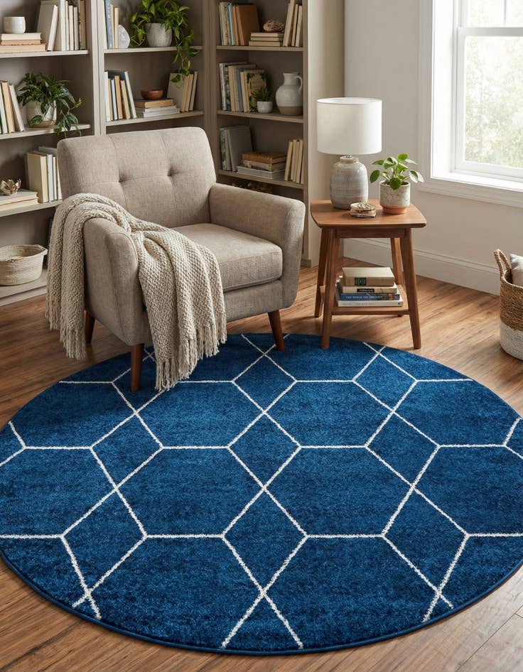 Detail image of 5' 3 x 5' 3 Lattice Frieze Round Rug