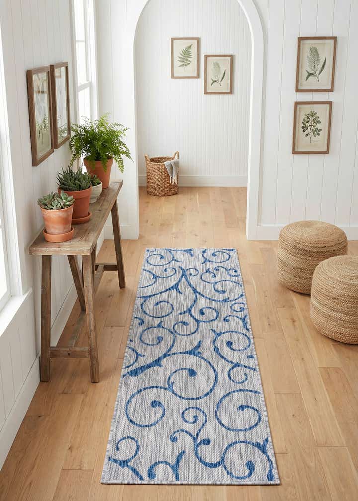 2' x 6' Easy-Clean Botanical Indoor / Outdoor Runner Rug
