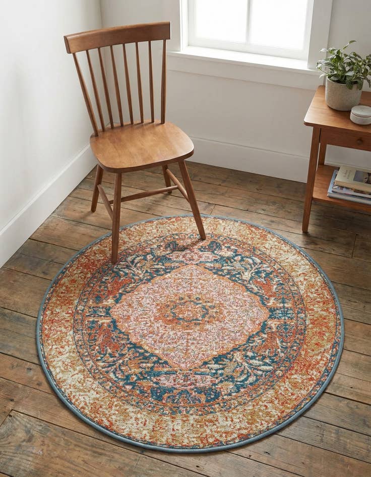 Detail image of 3' x 3'  Washable Traditional Indoor / Outdoor Round Rug
