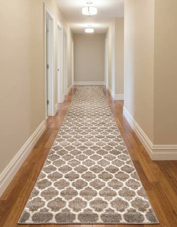 2' 7 x 16' 5 Lattice Runner Rug