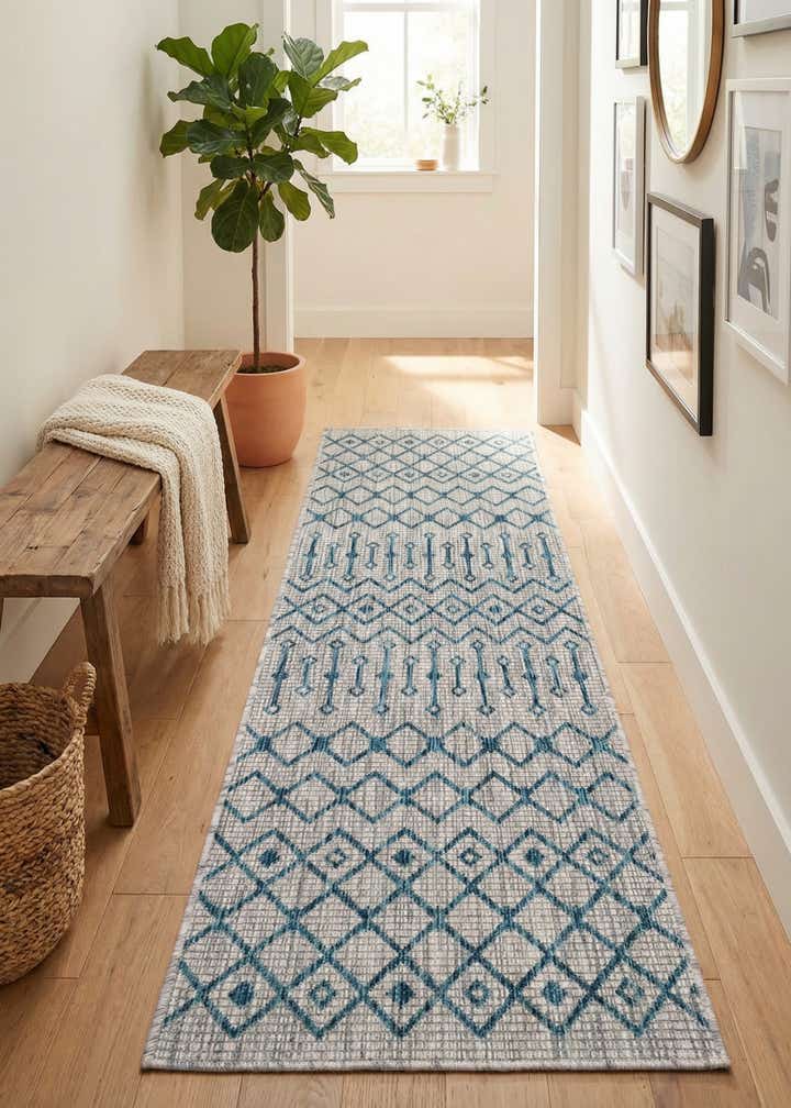 2' x 6' Easy-Clean Trellis Indoor / Outdoor Runner Rug