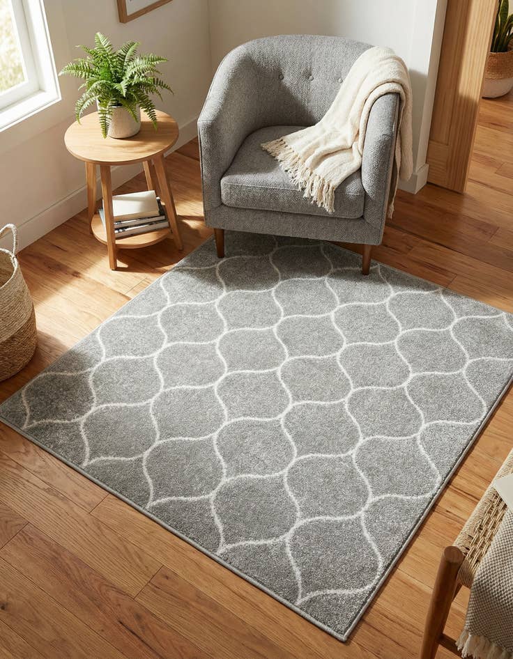 Detail image of 4' x 4' Trellis Frieze Square Rug