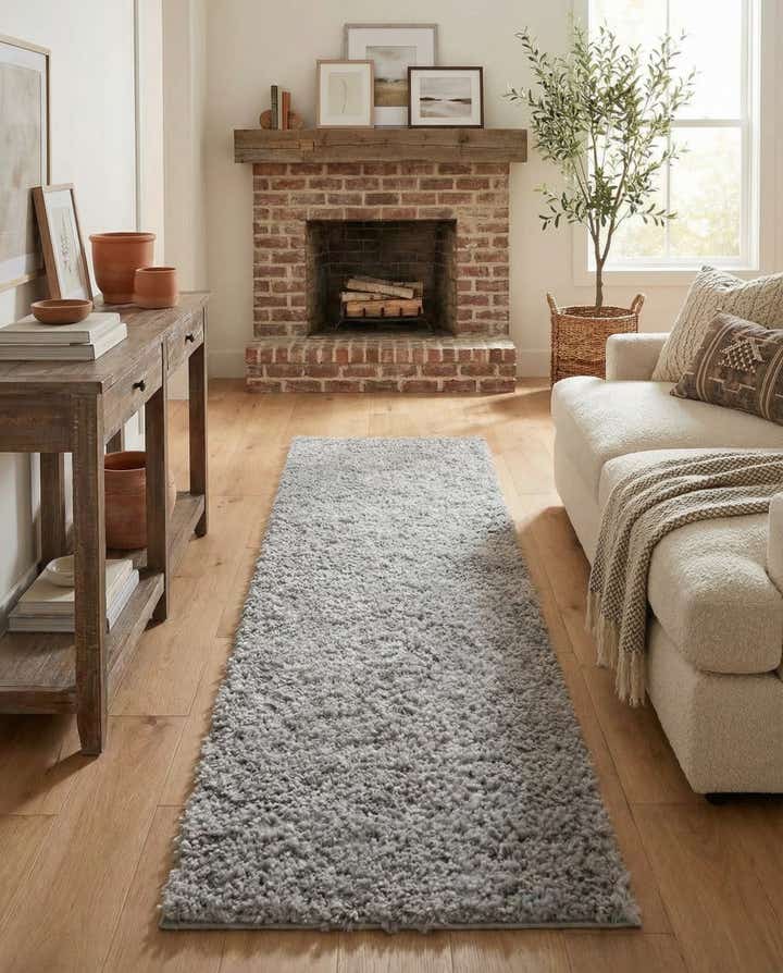 2' 7 x 10' Zermatt Shag Runner Rug