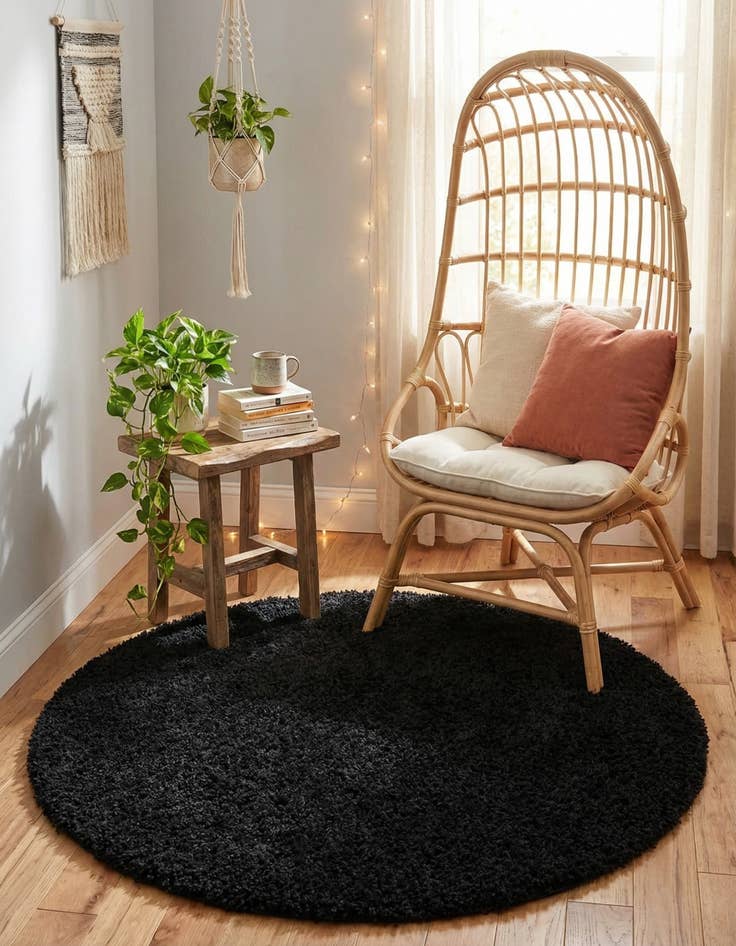 Detail image of 4' x 4' Solid Shag Round Rug