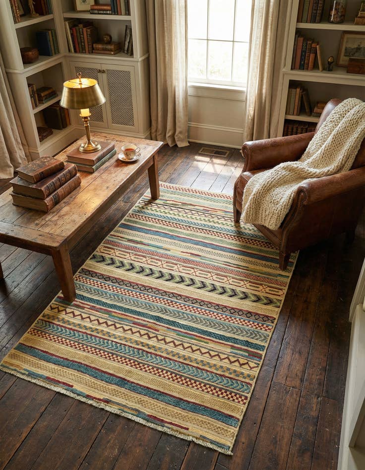 Detail image of 3' 5 x 4' 10 Hand Knotted Darya Rug