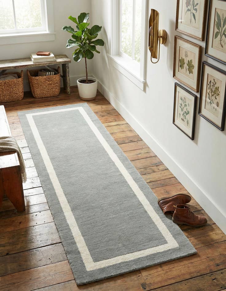 Detail image of 2' x 6' 1 Jill Zarin Border Wool Runner Rug