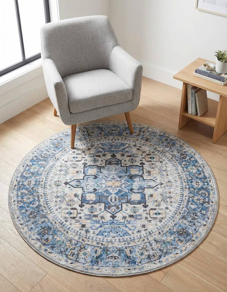 Detail image of 4' x 4'  Washable Yara Round Rug