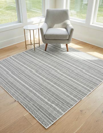 5' 3 x 5' 3 Easy-Clean Ribbon Indoor / Outdoor Square Rug