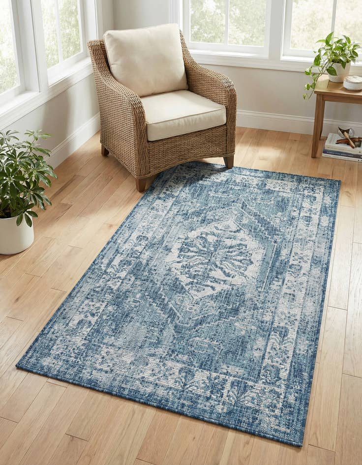 Detail image of 3' x 5' 3  Washable Traditional Indoor / Outdoor Rug