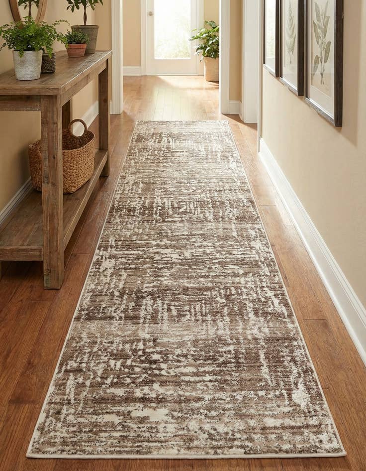 Detail image of 2' 6 x 10' Hermitage Runner Rug