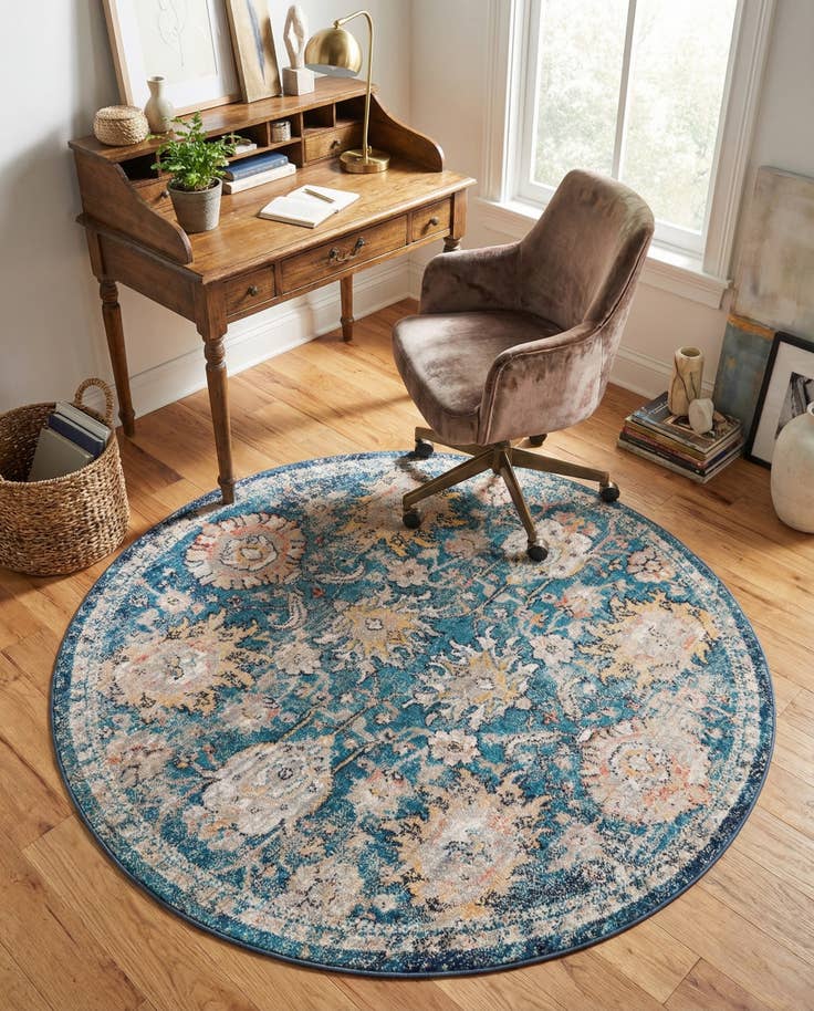 Detail image of 5' 2 x 5' 2 Lola Round Rug