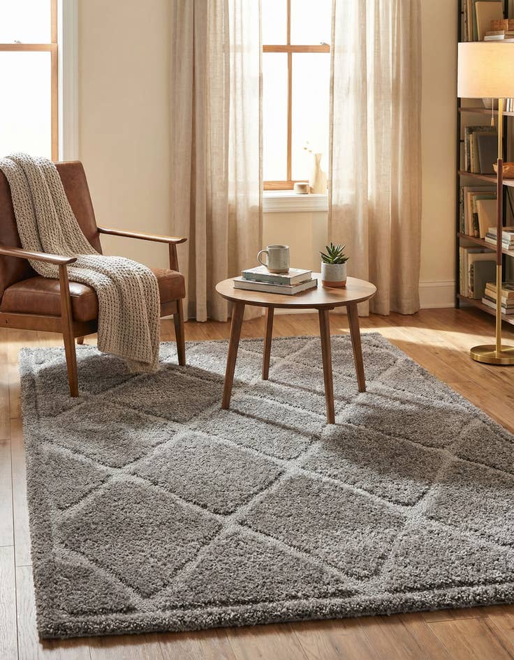 Detail image of 5' x 8' Lattice Shag Rug