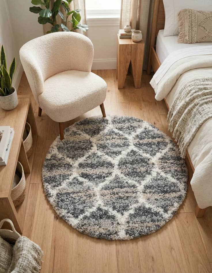 Detail image of 3' 3 x 3' 3 Lagom Shag Round Rug