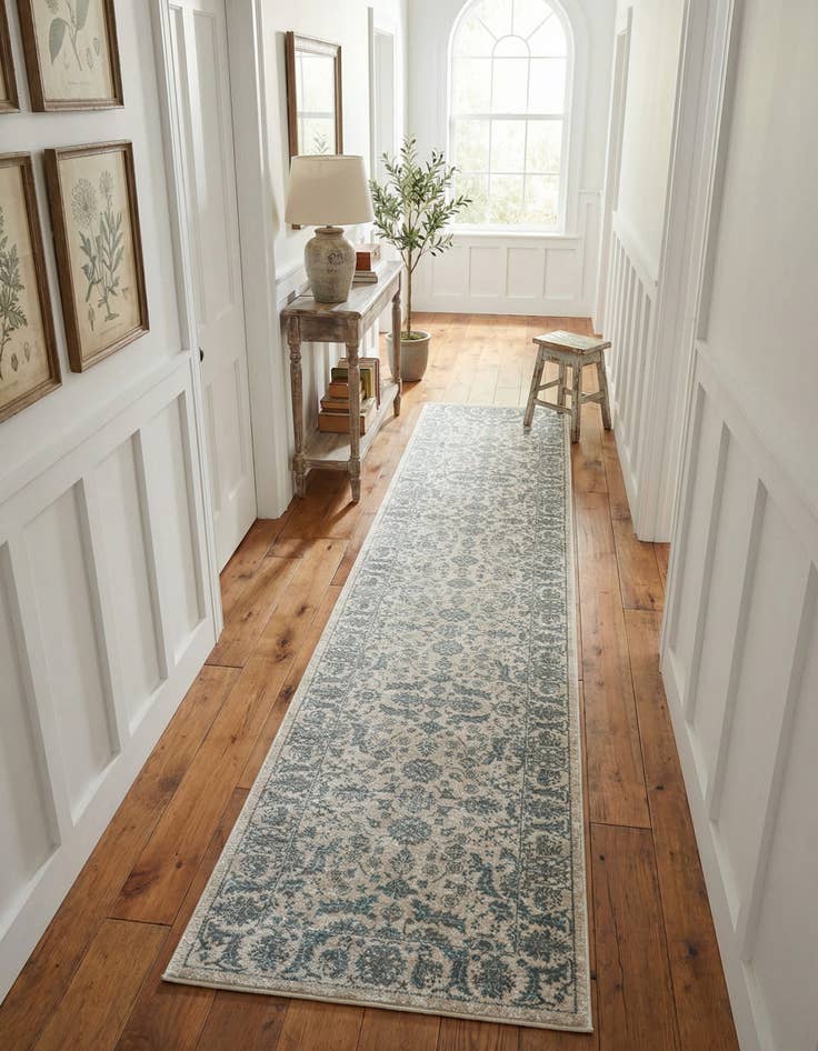 Detail image of Jill Zarin 2' 7 x 14' Uptown Central Park Runner Rug