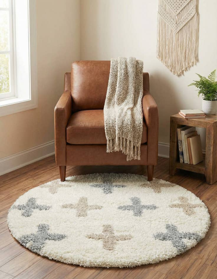 Detail image of 3' 3 x 3' 3 Lagom Shag Round Rug