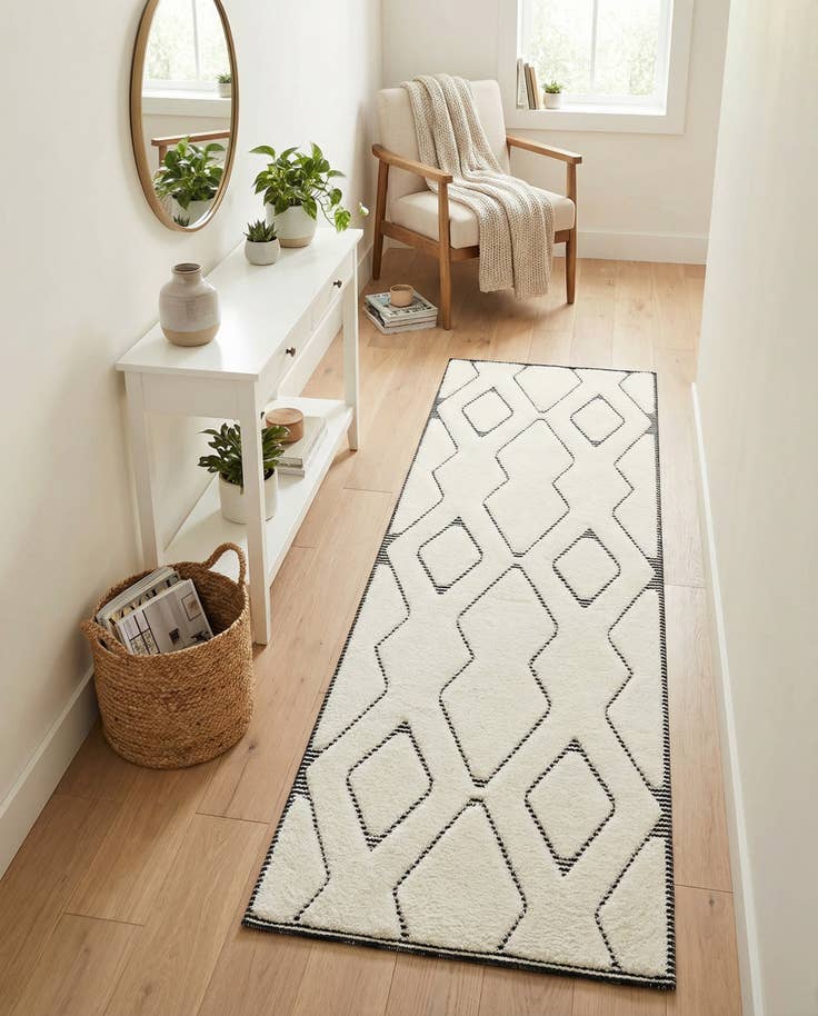 Detail image of 2' 7 x 8' Prismatic Runner Rug
