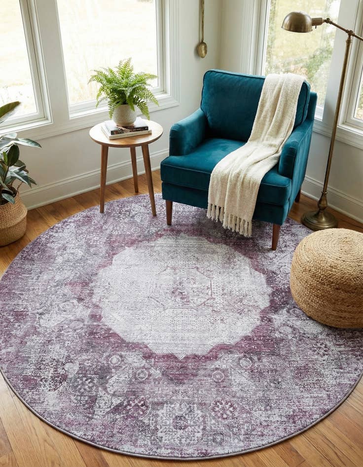 Detail image of 7' 10 x 7' 10  Washable Yara Round Rug