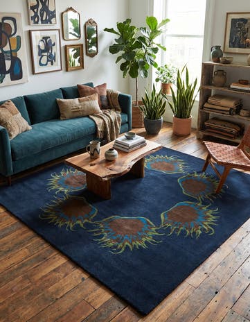 7' 6 x 7' 7 Luna Square Rug