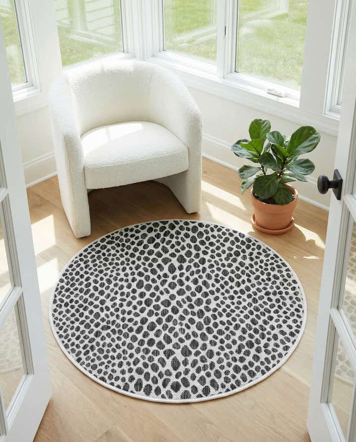 3' x 3' Easy-Clean Jill Zarin Cape Town Indoor / Outdoor Round Rug