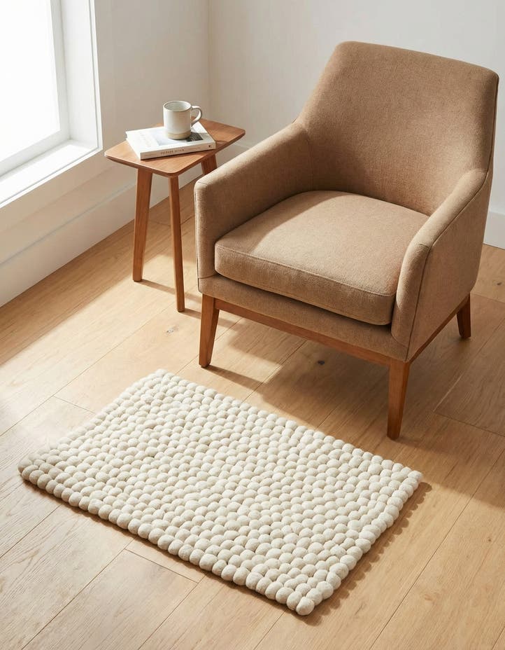 2' x 3' 1 Hand Woven Felt Ball Wool Rug