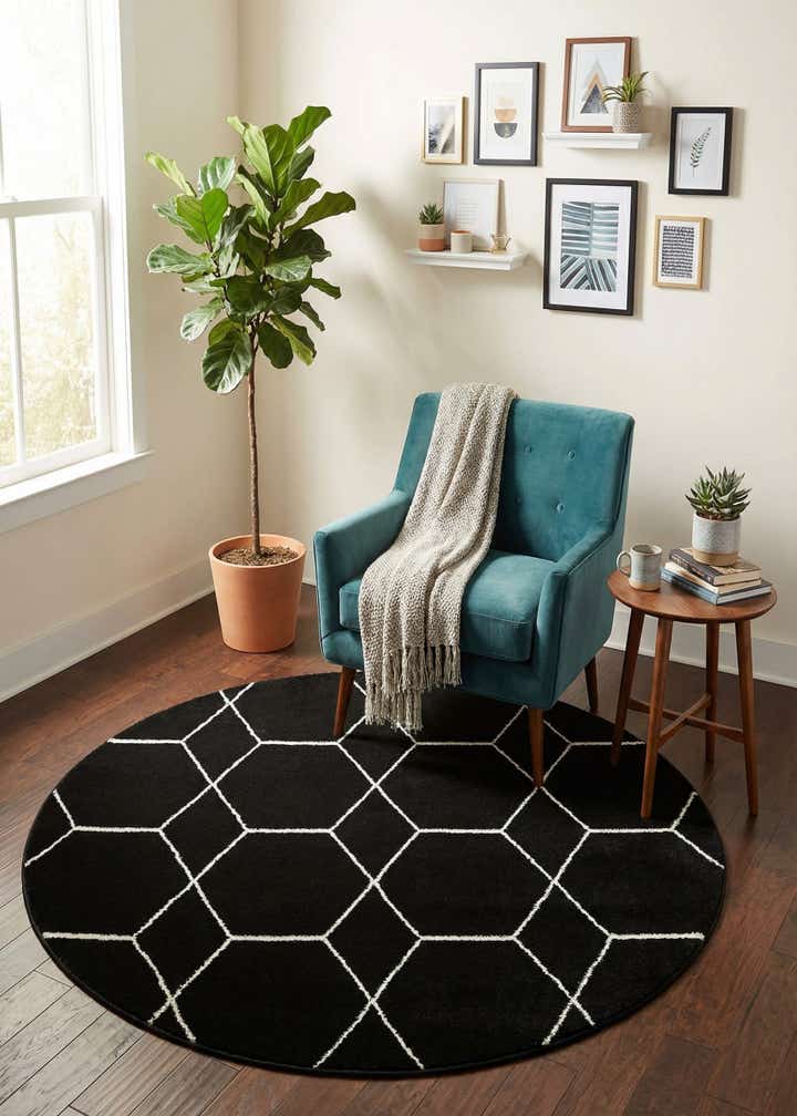 5' 3 x 5' 3 Trellis Frieze Round Rug
