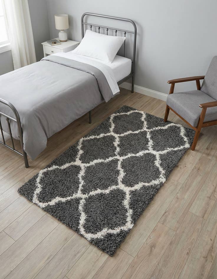 Detail image of 3' x 5' Lattice Shag Rug