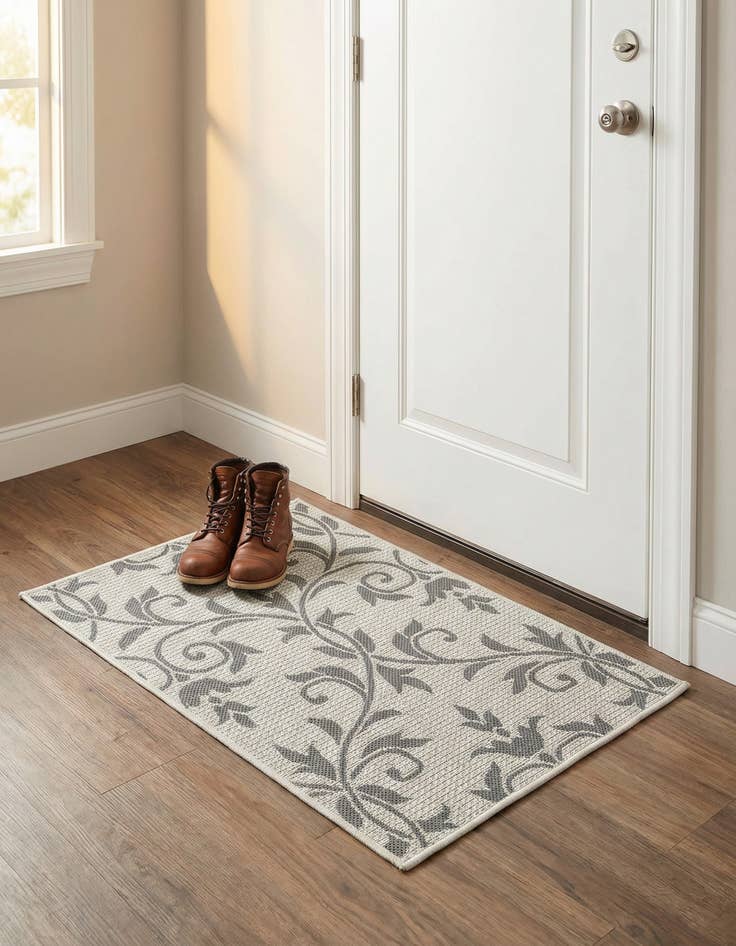 Detail image of 2' 2 x 3'  Washable Botanical Indoor / Outdoor Rug