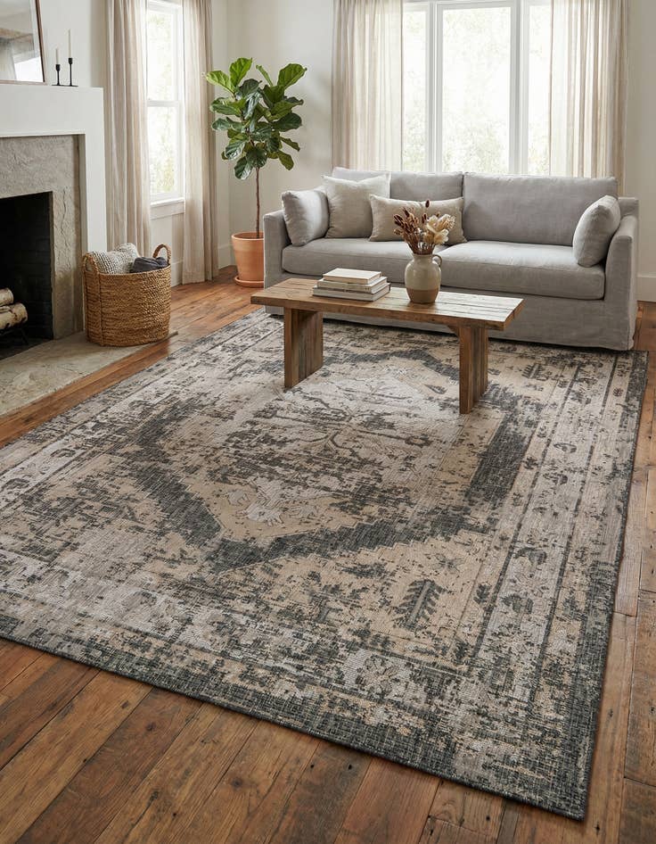 Detail image of 9' x 12' Washable Traditional Indoor / Outdoor Rug
