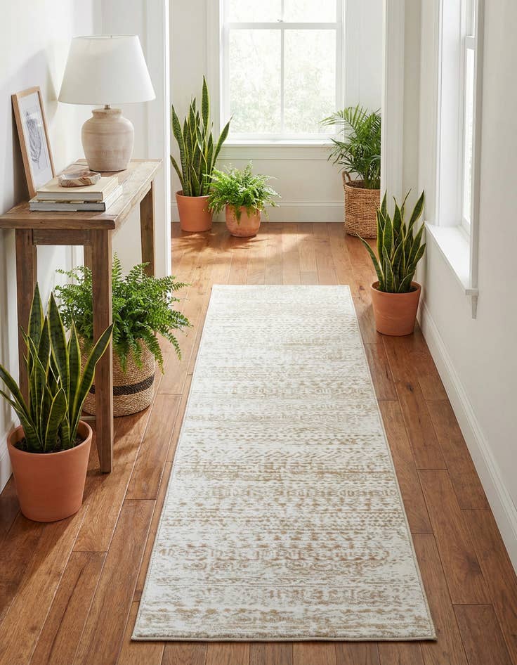 Detail image of 2' 7 x 12' Hermitage Runner Rug