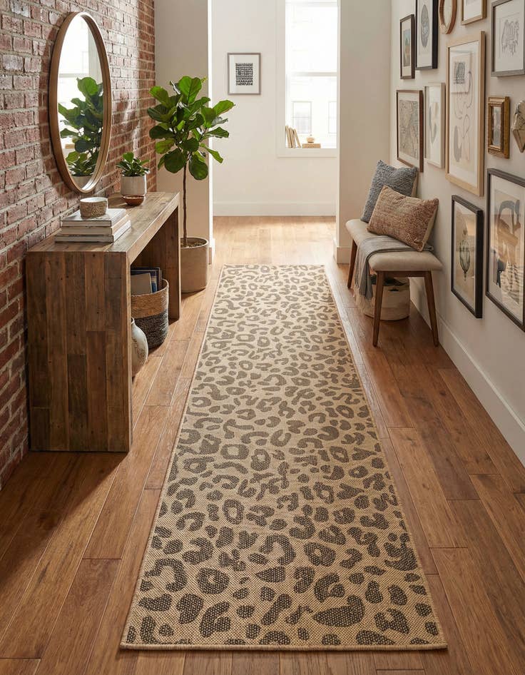 Detail image of 2' 7 x 12' Dunes Runner Rug