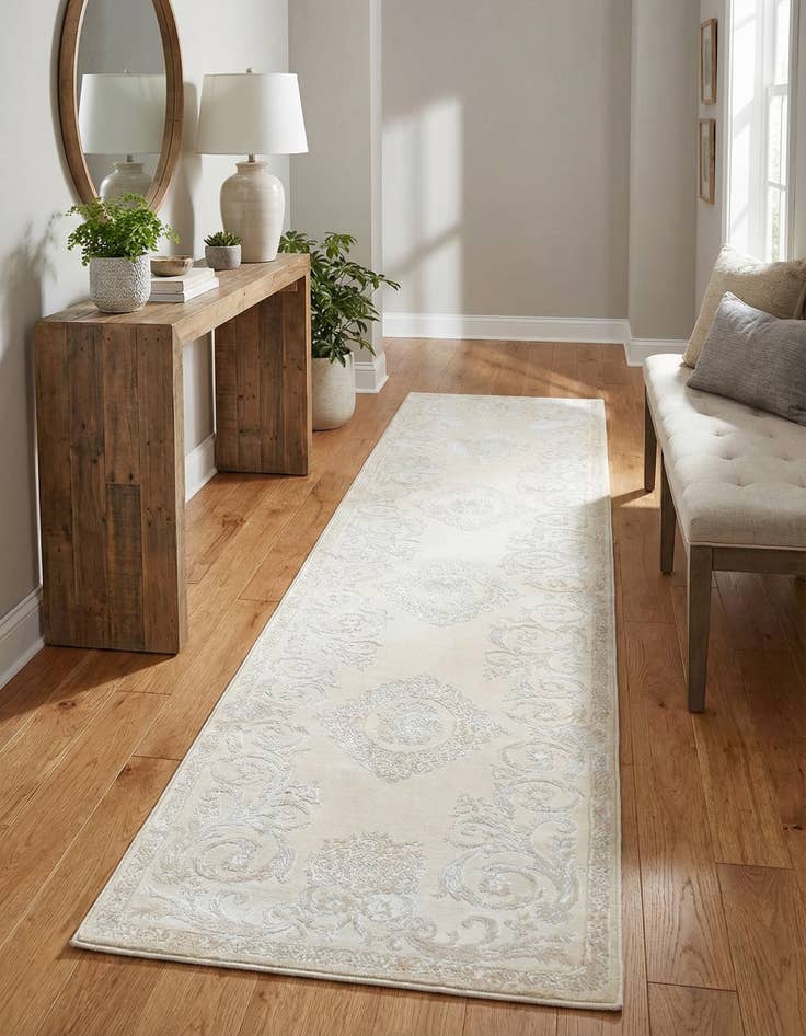 Detail image of 2' 7 x 12' Finsbury Runner Rug