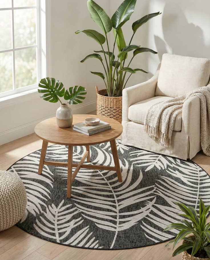Detail image of 6' x 6' Easy-Clean Botanical Indoor / Outdoor Round Rug