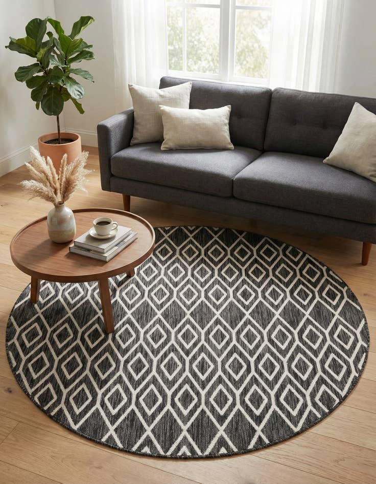 Detail image of 6' 7 x 6' 7 Easy-Clean Jill Zarin Turks and Caicos Indoor / Outdoor Round Rug