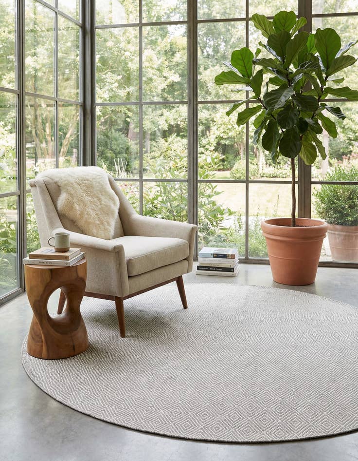 Detail image of 7' 10 x 7' 10  Hand Woven Geo Trellis Flatweave Round Rug