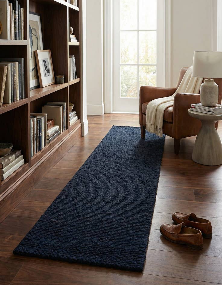 Detail image of 2' x 8' Hand Woven Lana New Zealand Wool Runner Rug