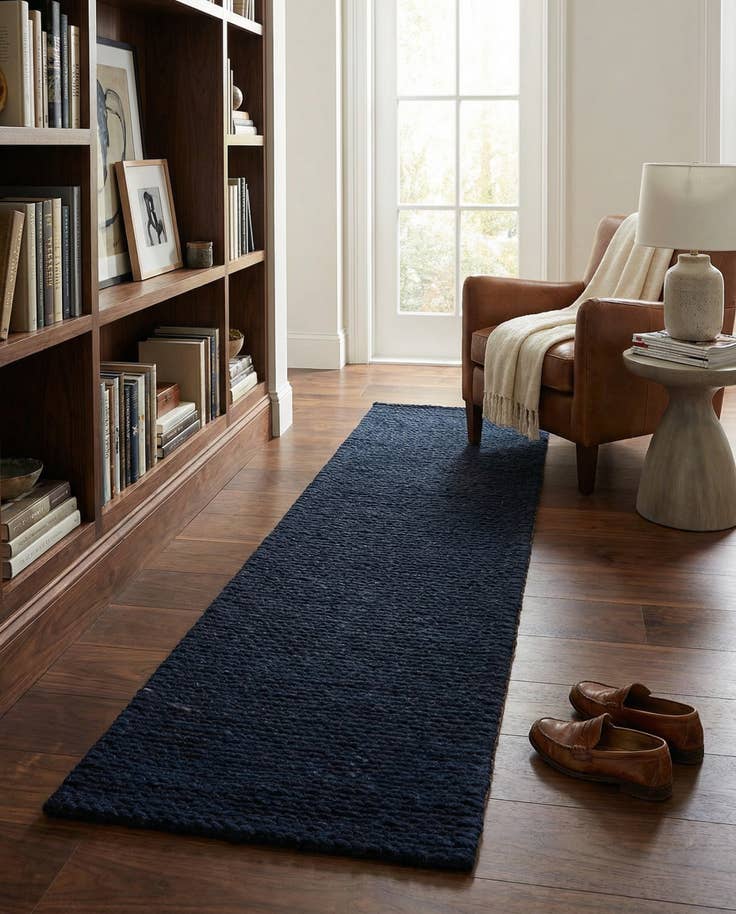 Detail image of 2' x 8' Hand Woven Lana New Zealand Wool Runner Rug
