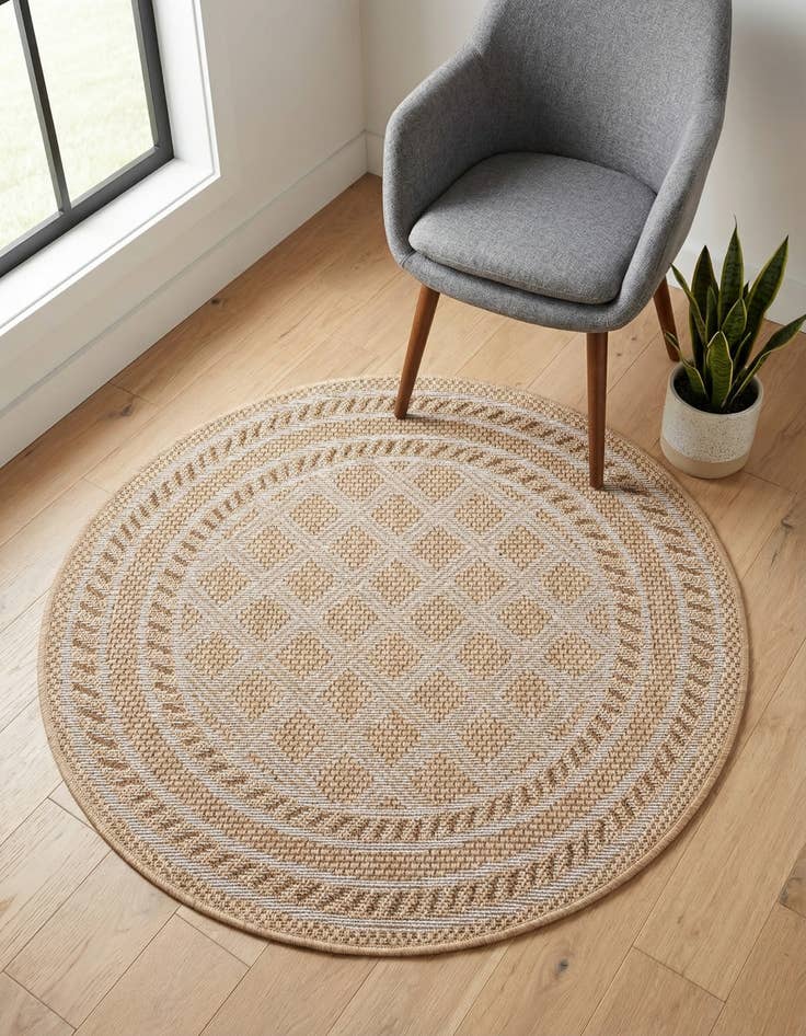 Detail image of 3' 3 x 3' 3 Washable Lattice Indoor / Outdoor Round Rug