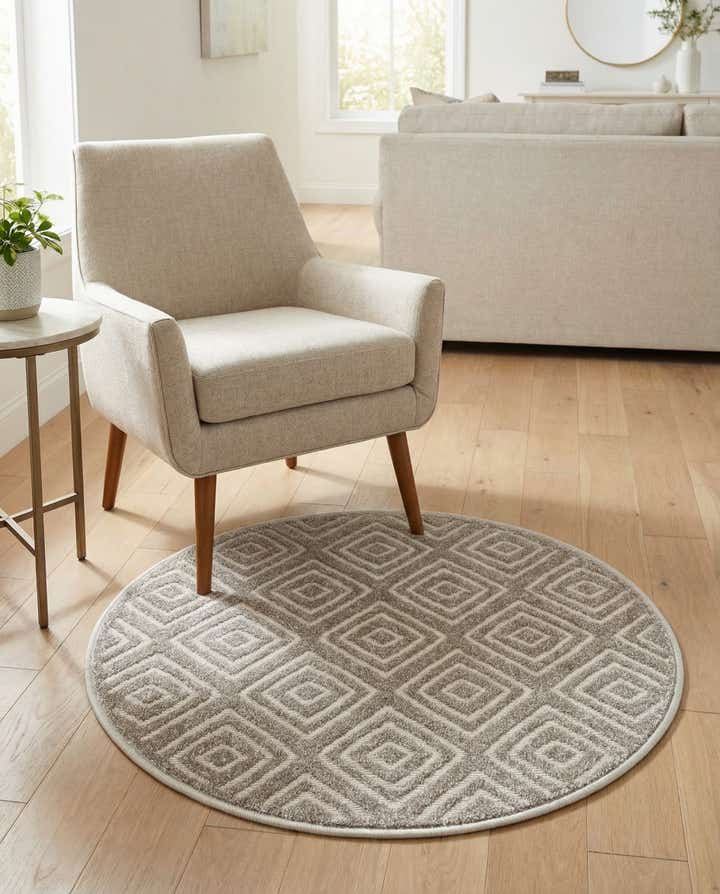 3' x 3' Easy-Clean Sabrina Soto Indoor / Outdoor Round Rug