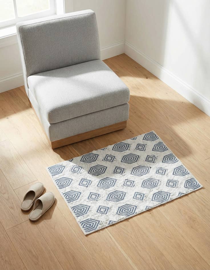 Detail image of 2' 3 x 3' Sabrina Soto Casa Havana Rug