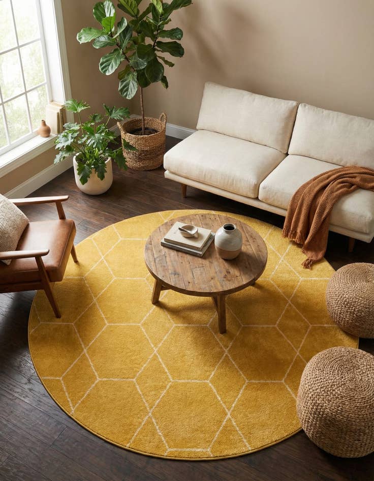 Detail image of 7' 10 x 7' 10 Lattice Frieze Round Rug