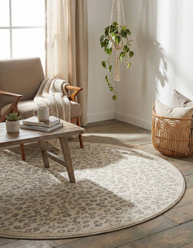 Detail image of 4' x 4' Safari Round Rug